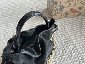 LOEWE's new cloud-shaped small lucky bag - Image 7
