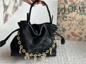 LOEWE's new cloud-shaped small lucky bag - Image 5