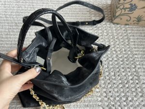 LOEWE's new cloud-shaped small lucky bag - Image 4