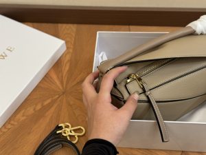 Loewe Geometric Bag Puzzle - Image 9