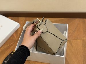 Loewe Geometric Bag Puzzle - Image 5