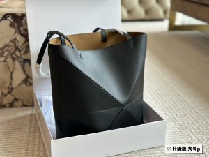 Loewe Puzzle new Tote - Image 7