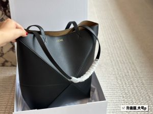 Loewe Puzzle new Tote - Image 3