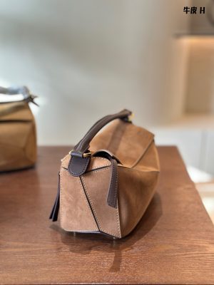 Loewe suede puzzle - Image 7