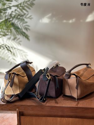 Loewe suede puzzle - Image 3