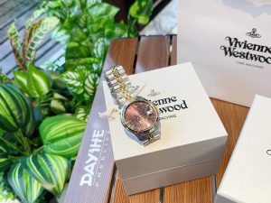 Plum purple quartz watch - Image 6