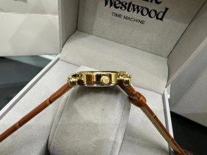 Vivienne Westwood elegant watch - Image 7